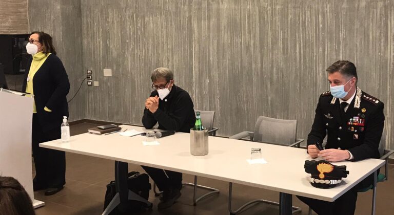 VIDEO/ “Legalità una risorsa, irpini siano sentinelle del loro territorio”. Don Manganiello parla agli studenti di Avellino