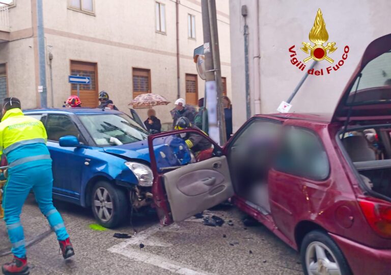 Flumeri, Baiano: Vigili del Fuoco intervengono in due incidenti stradali