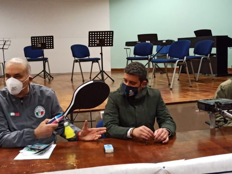Racchetta e volano, Mercogliano è pronta a “volare” con il badminton: lo sport entra a scuola