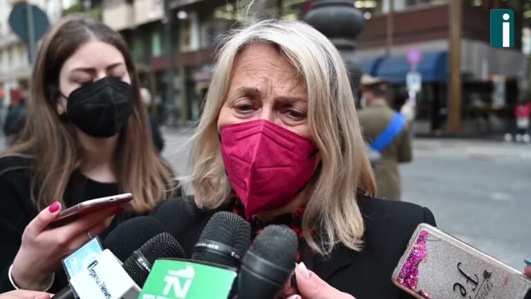 VIDEO/ 25 Aprile ad Avellino tra applausi dai balconi, Bella Ciao e la resistenza ucraina