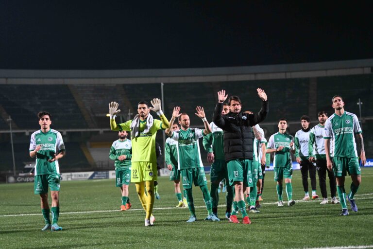 Avellino, la stagione finisce qui: il Foggia passa 1-2 in rimonta al “Partenio-Lombardi”