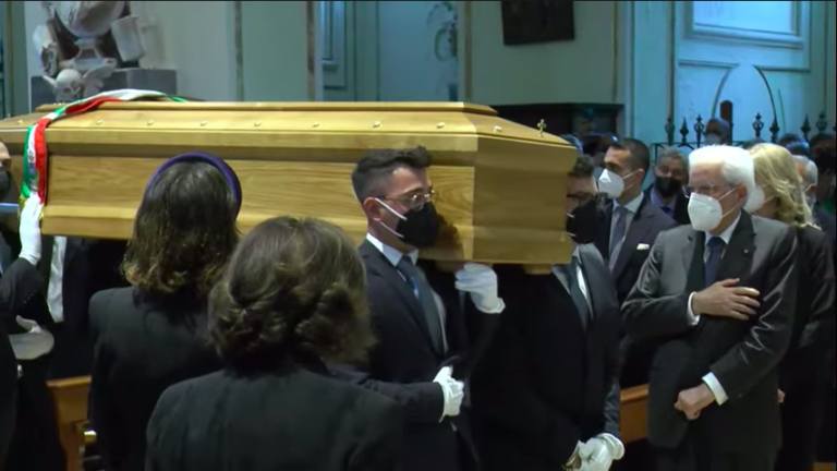 FOTO/ Funerali De Mita: il Presidente Mattarella nella cattedrale di Nusco