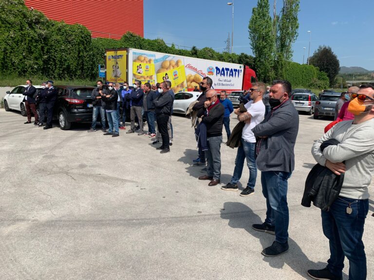 VIDEO / “Fate presto”: l’appello dalla ex Novolegno, simbolo del lavoro che non c’è