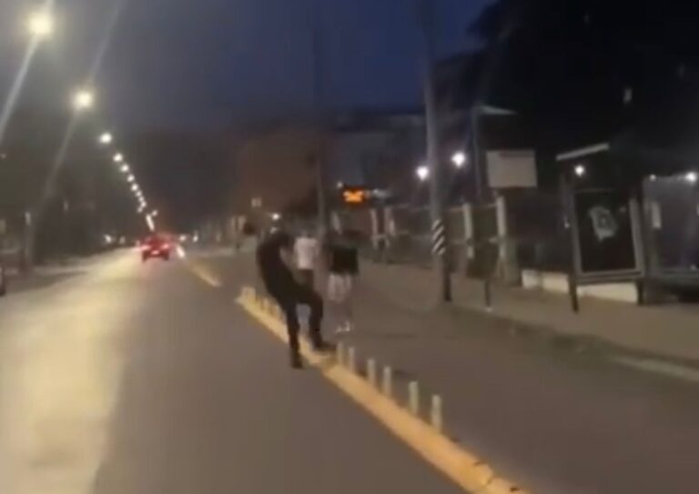 “Che rottura di cordoli”, Festa sull’episodio in città. “Metro leggera, abbiamo l’onere di farla partire”