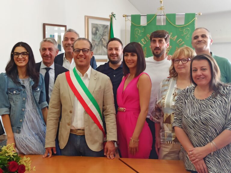 VIDEO / Atripalda, dopo la festa di ieri Paolo Spagnuolo prende “possesso” del Comune