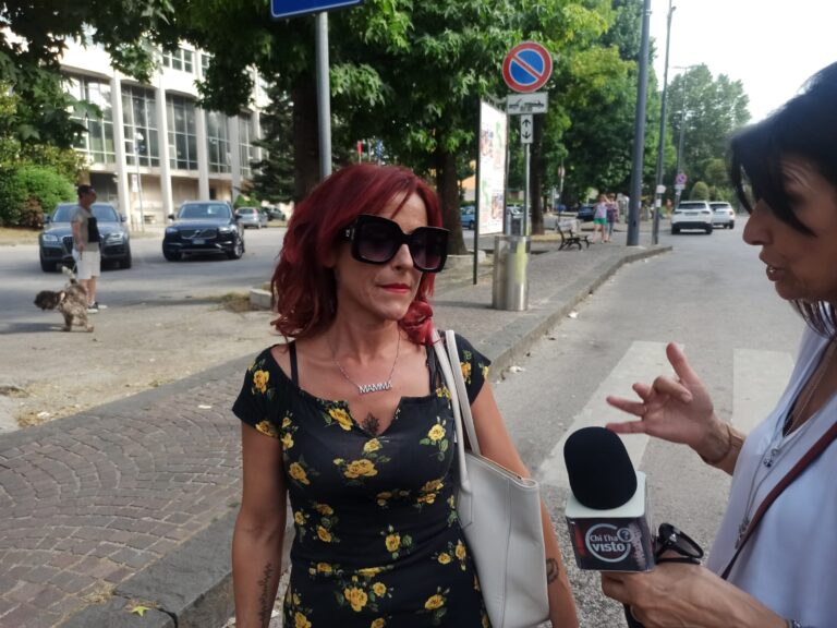 Coniugi Scannelli per ore in Tribunale, a sorpresa non viene ascoltata la moglie: l’8 gennaio 2021 raggiunsero la figlia a casa Manzo