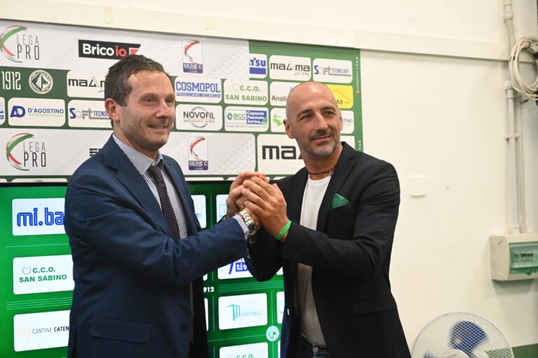 Video/Avellino, mister Taurino si presenta: “Faremo di tutto perchè la squadra rappresenti l’intero territorio irpino”