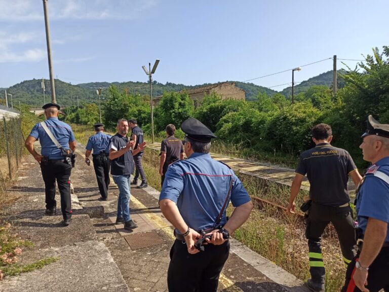 FOTO / Carabinieri, vigili del fuoco e droni: due ore a caccia di Mimì. L’ottimismo dei familiari