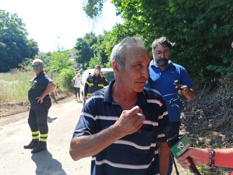 “Vi scongiuro fateci trovare almeno il corpo di Mimì: io continuo a cercarlo”. La disperazione di Emilio Manzo