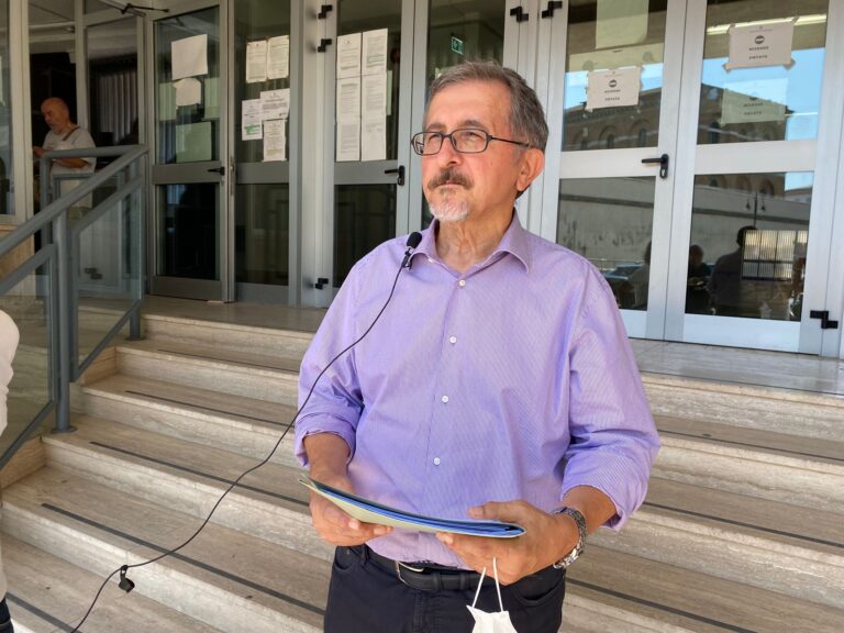 Fiume Sabato, la denuncia di Mazza: “Inquinamento nell’indifferenza generale”