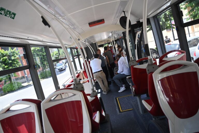 Metro leggera, utenti a bordo: si parte il 3 aprile