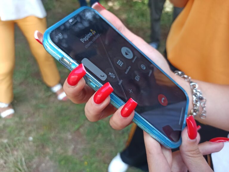 “Perché al cellulare di mio padre risponde ancora la segreteria telefonica?”. Caso Manzo, il dubbio della figlia