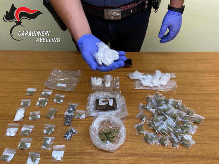 Lioni, cocaina, hashish e marijuana in una grondaia. Implementati i controlli sul territorio