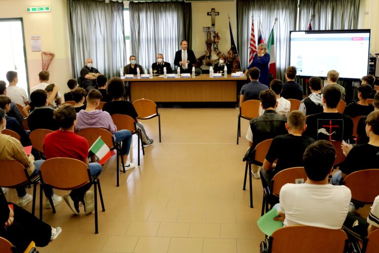 Giornate dell’Accoglienza all’IISS di Grottaminarda. L’entusiasmo di alunni e insegnanti