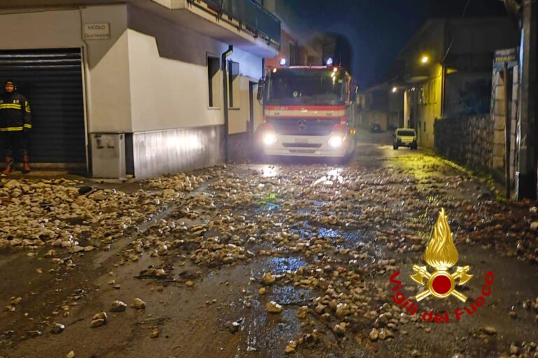 Bombe d’acqua, 30 gli interventi dei VdF di Avellino nella nottata: tra Alta Irpinia, Serino e Solofra