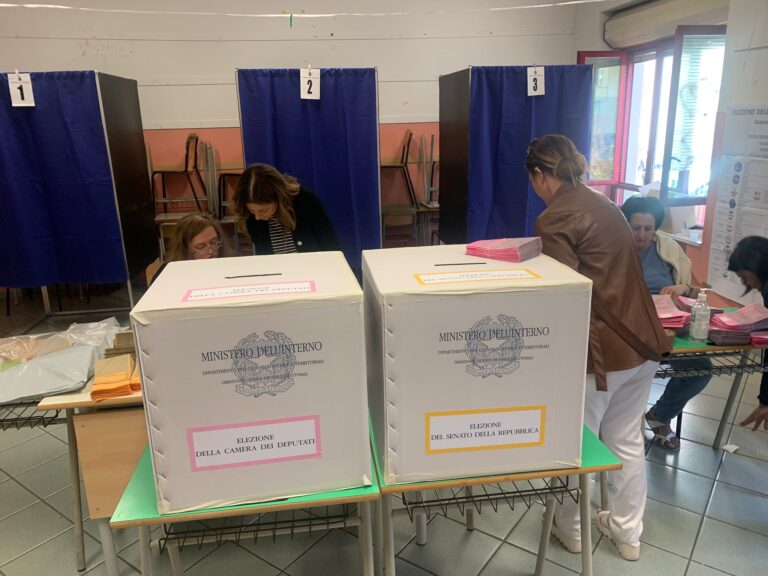 Politiche 2022, i dati sull’affluenza in Irpinia: fino a mezzogiorno ha votato il 13% degli elettori