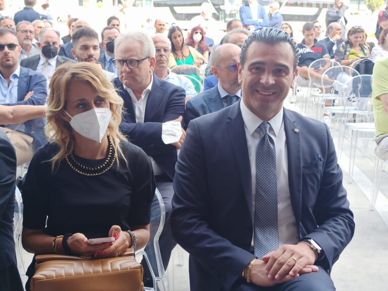 VIDEO / Autostazione, il sindaco sbotta: “Ma quale inaugurazione, solo una passerella elettorale”