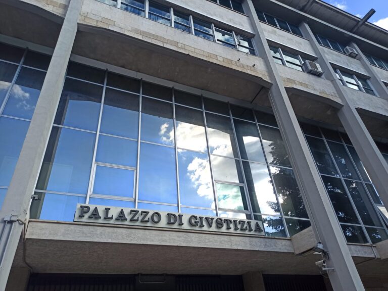 Aiello, figlia segregata: dopo la condanna dei genitori si valuta la posizione dei Servizi Sociali
