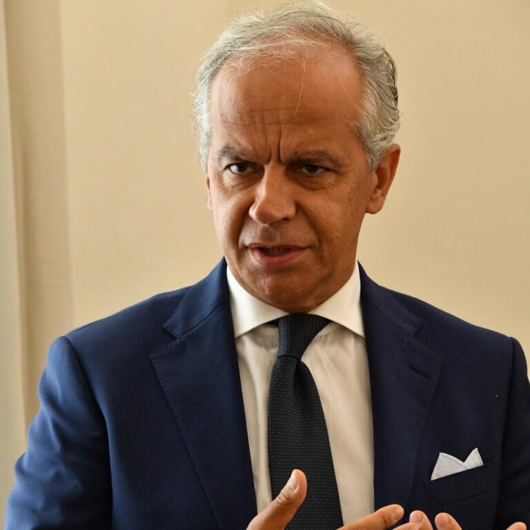 Matteo Piantedosi in Prefettura ad Avellino in vista del G7 a Mirabella Eclano