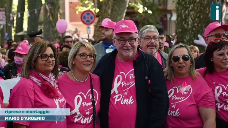 Dal fiume rosa all’appello a sottoporsi agli screening. Ottava Camminata Rosa: la festa della prevenzione