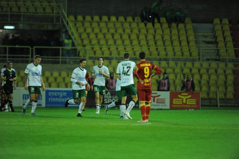 Coppa Italia, Catanzaro ai quarti. L’Avellino cede solo ai calci di rigore