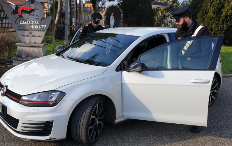 San Martino Valle Caudina, pronti a commettere furti: braccati dai carabinieri, fuggono