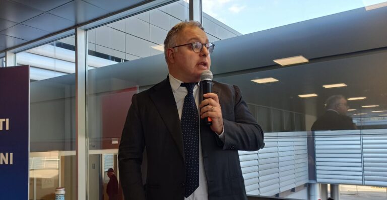 Guardia di Finanza negli uffici di Cascone, il consigliere di De Luca: “Sono sereno”