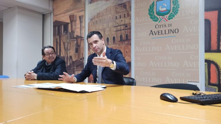 VIDEO / Rifiuti, Avellino verso la nuova società. “Per i cittadini sotto l’albero risparmi e servizi migliori”