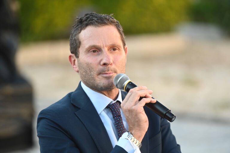 Danneggiamento auto, il messaggio del direttore Enzo De Vito