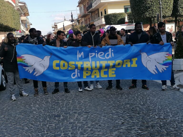 Marcia della pace: tante etnie diverse insieme a Grottaminarda