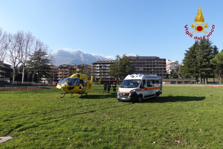 Neonata di appena 48 giorni trasferita in eliambulanza da Potenza al Moscati per cure urgenti