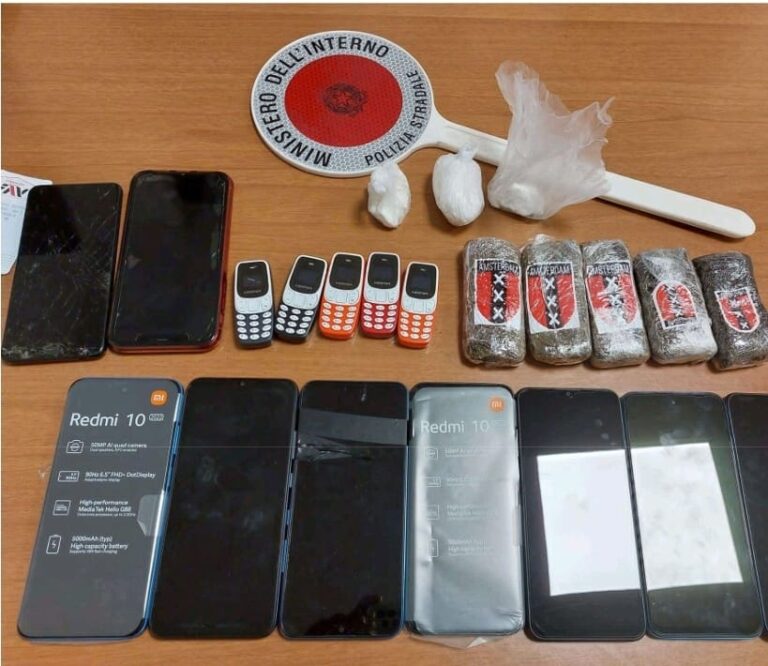 Da Napoli a Grottaminarda con cocaina (60 grammi) e hashish: arrestati sull’A16 due corrieri