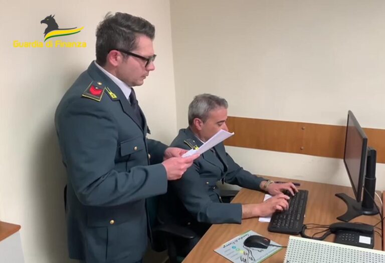Tangenti per pilotare appalti alla Sma e al Comune di Napoli: tra gli arresti ex consigliere regionale Passariello