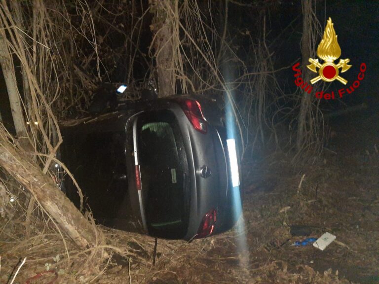 Montemarano, auto sbanda e finisce in una scarpata: ferito il conducente