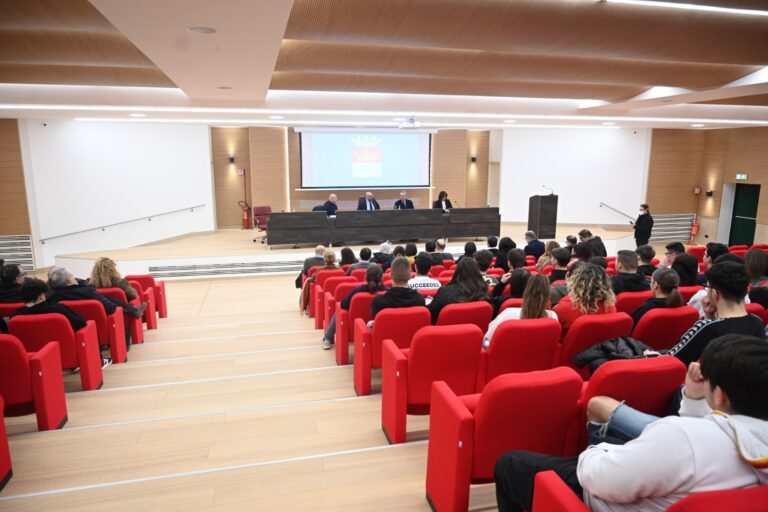 FOTO / Guido Dorso, il nuovo auditorium: un piccolo teatro al servizio della città