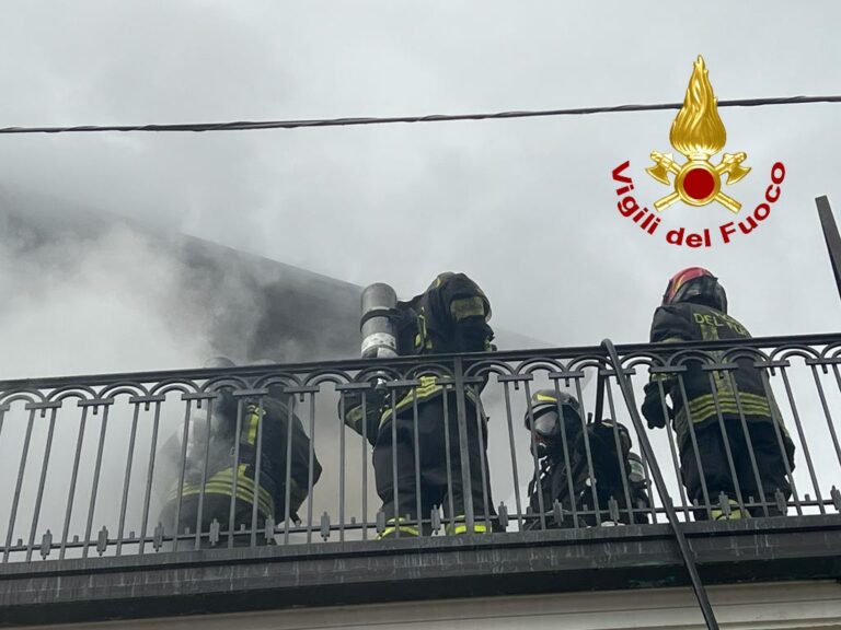 Diede fuoco ad un appartamento: 33enne ai domiciliari