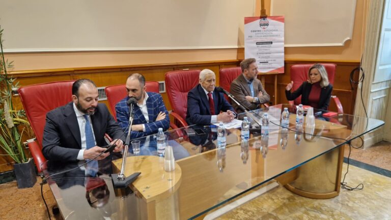 FOTO / Autonomia differenziata, il fronte del no. Gubitosa: “Pronti alle barricate”. Festa e Petitto contro De Luca