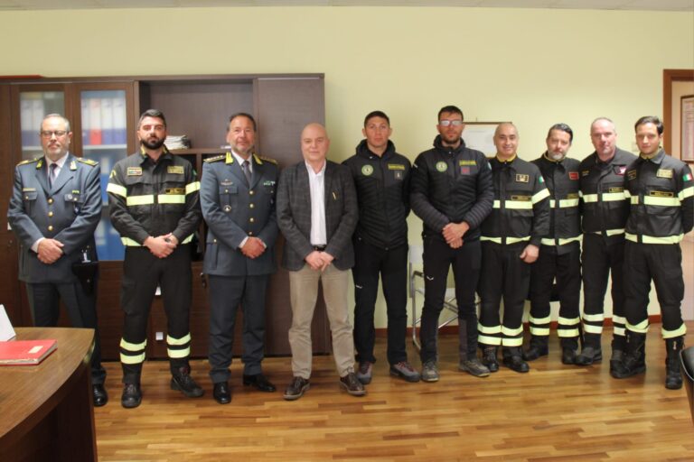 Collaborazione tra Soccorso Alpino della Guardia di Finanza e Vigili del Fuoco