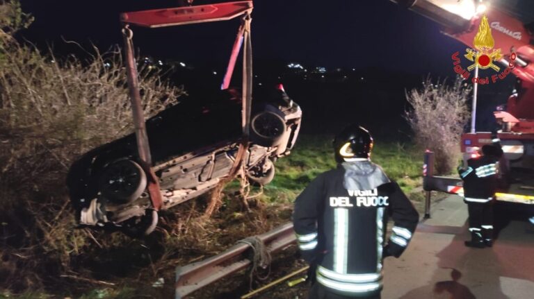 Incidente a Capriglia: anziana bloccata nell’ abitacolo, trasportata in ospedale