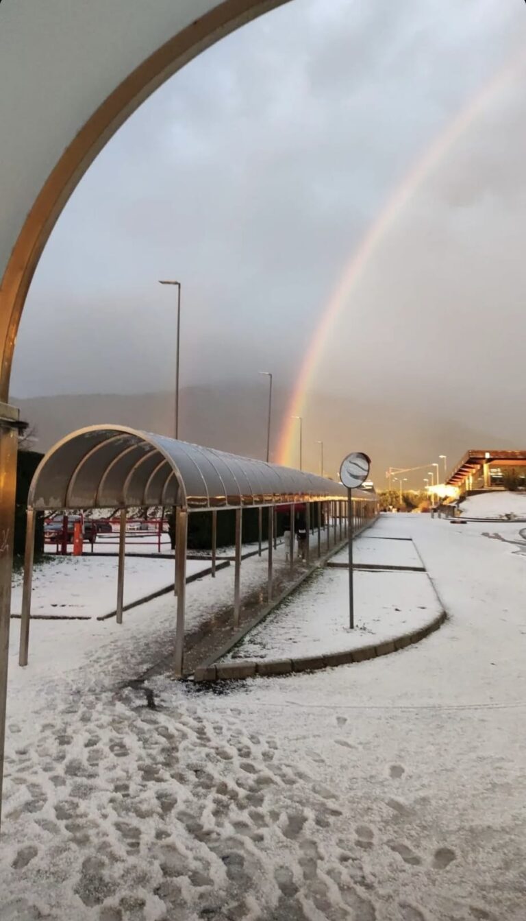 Il colpo di coda dell’inverno: neve a Montevergine e grandine sul raccordo Av-Sa