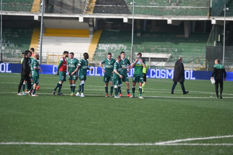 L’Avellino rincorre, solo un pari a Taranto: è 1 a 1 allo Iacovone