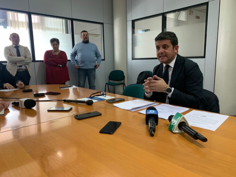 VIDEO/ L’Ato vara la nuova società dei rifiuti, D’Alessio: “Scongiurato ingresso privati”