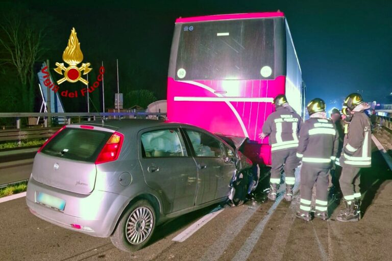 Incidente sulla Variante: 20enne in ospedale