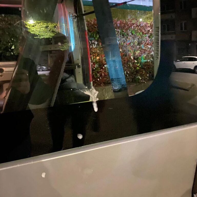 Sputi e pugni contro il pulmino dei giovani del Benevento 5: vergogna ad Avellino