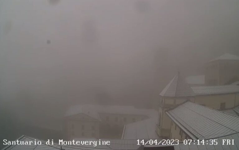 Maltempo, pioggia e vento sull’Irpinia. Nevica a Montevergine