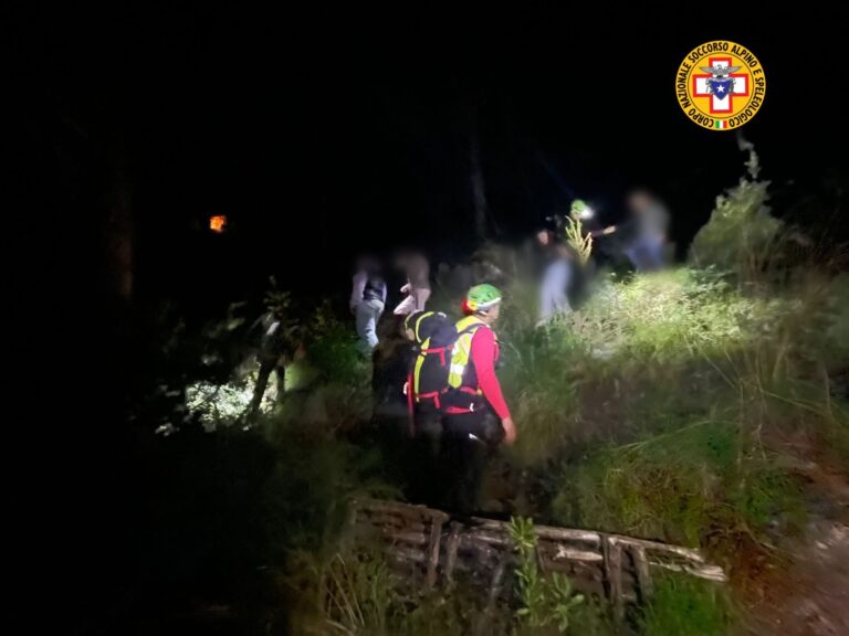 Pasquetta di paura per gruppo di escursionisti: salvati dal Soccorso Alpino