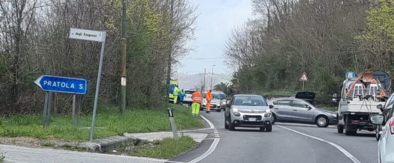 Rallentamenti sulla SS7, bivio per Pratola Serra, a causa di un incidente