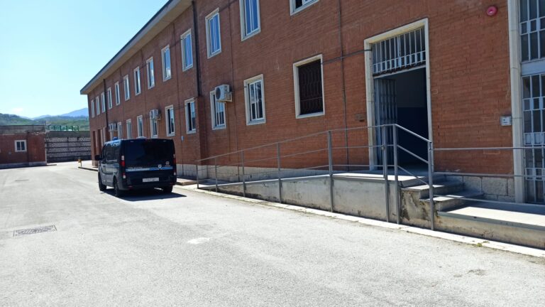Carcere Avellino, la denuncia: “Poliziotti Penitenziari senz’acqua”