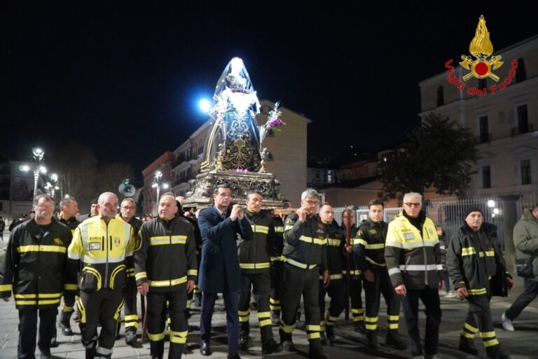 FOTO/ Via Crucis 2023 ad Avellino, le immagini della processione