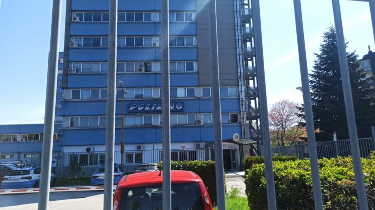 La Squadra Mobile smantella un’altra piazza di spaccio: sequestrata droga e soldi